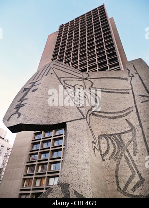 La sculpture de Picasso à l'extérieur de New York University Village Banque D'Images