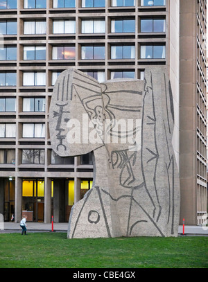 La sculpture de Picasso à l'extérieur de New York University Village Banque D'Images