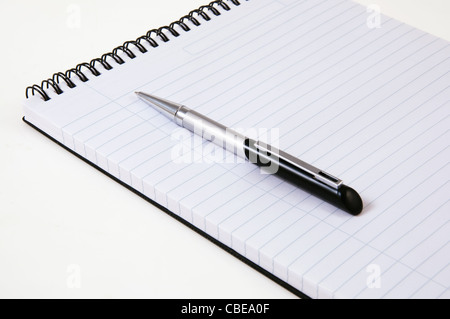 Blank Notepad and Pen Banque D'Images