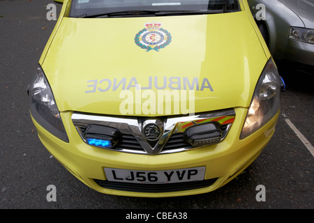 Avant de nhs london ambulance service ambulancier réponse rapide véhicule à un incident à Londres Angleterre Royaume-Uni Royaume-Uni Banque D'Images