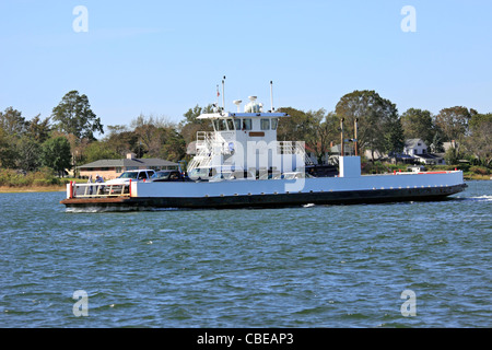 Ferry au départ de Long Island Greenport enroute à Shelter Island, NY Banque D'Images