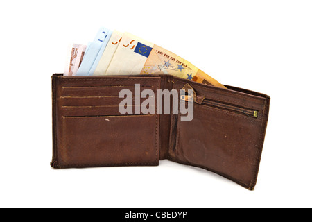 Old Brown wallet et euro isolé sur fond blanc Banque D'Images