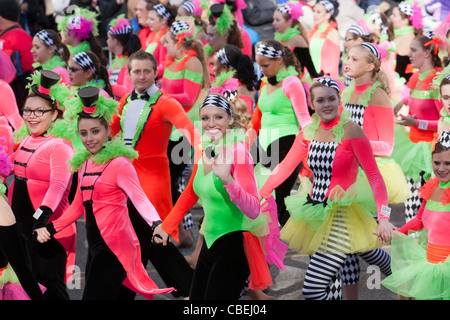 Les membres de l'esprit de l'équipe de danse de l'Amérique durant les 2011 Macy's Thanksgiving Day Parade à New York City Banque D'Images