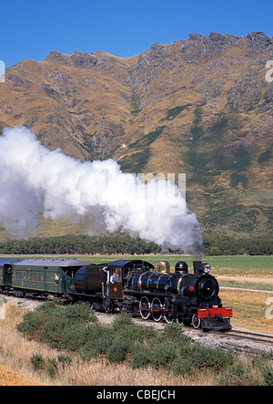 La Kingston Flyer - Train à vapeur historique vu quitter Fairlight, Kingston, île du Sud, Nouvelle-Zélande. Banque D'Images