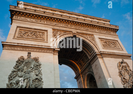Paris, 'Arc de Triomphe', France, Arc monumental français, détail, haut, architecture, Scenic, Low angle, Daytime, monuments paris Banque D'Images