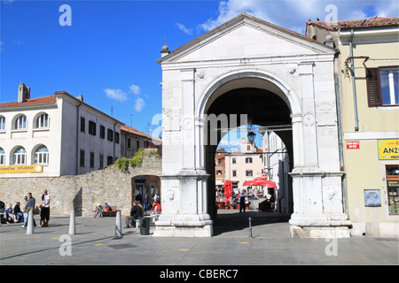 Muda Gate, Preseren Square, Koper, Capodistria, Primorska, la Slovénie, l'Istrie, Balkans, Mer Adriatique, de l'Europe Banque D'Images