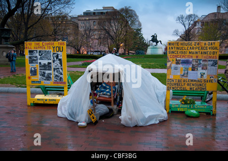 Manifestation antinucléaire tente près de la Maison Blanche à Washington DC Banque D'Images