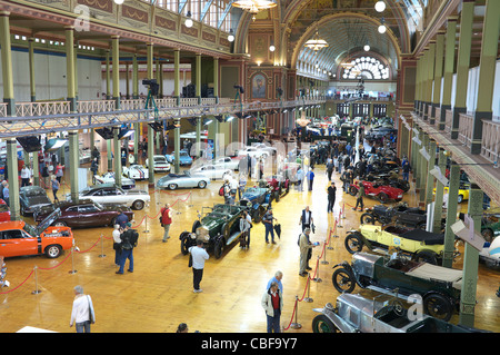 Hall principal à l'Motorclassica Concours D'Elégance au Royal Exhibition Building, Melbourne, Australie. Octobre 2011 Banque D'Images