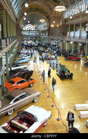 Hall principal à l'Motorclassica Concours D'Elégance au Royal Exhibition Building, Melbourne, Australie. Octobre 2011 Banque D'Images