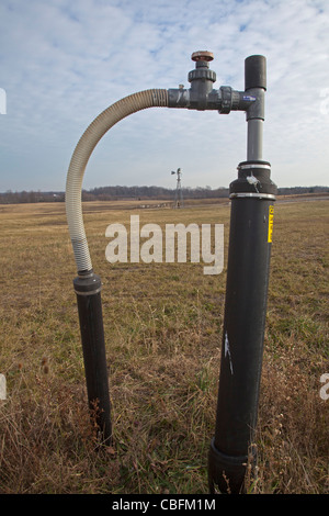 Un puits de gaz méthane à partir de la collecte des déchets en décomposition au St. Clair du comté de Smith's Creek d'enfouissement. Banque D'Images