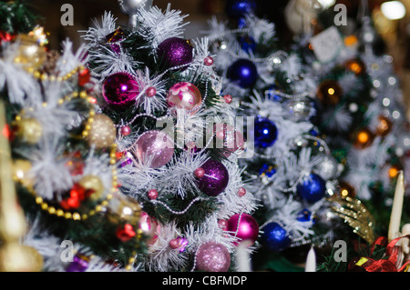 Décorations de Noël en vente au marché de Noël, Cracovie Banque D'Images