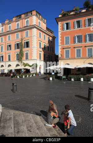 L'Italie, Lazio, Rome, Trastevere, la Piazza Santa Maria in Trastevere, Banque D'Images