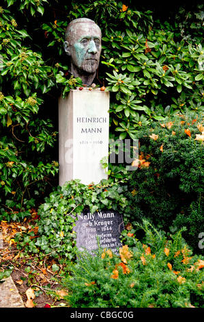 Dichtergrab Dorotheenstädtisches auf Friedhof de Berlin, de la tombe de l'auteur à Berlin Banque D'Images