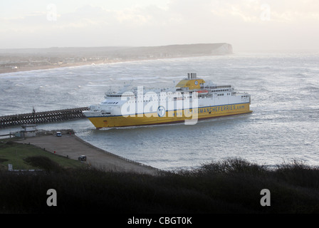 Transmanche Ferries "sept Sœurs" entre dans le port de Newhaven Dieppe tôt le matin. Photo par James Boardman. Banque D'Images