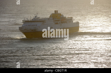 Transmanche Ferries "sept Sœurs" entre dans le port de Newhaven Dieppe tôt le matin. Photo par James Boardman. Banque D'Images