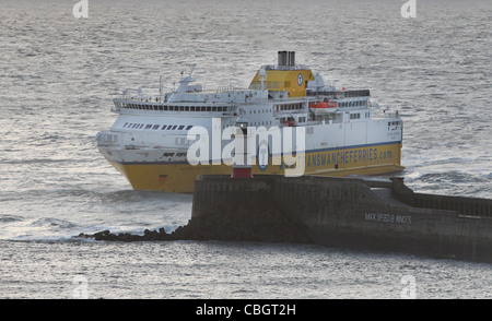 Transmanche Ferries "sept Sœurs" entre dans le port de Newhaven Dieppe tôt le matin. Photo par James Boardman. Banque D'Images