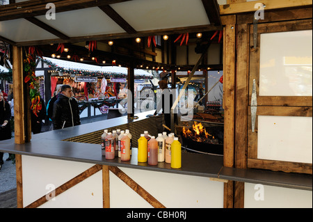 Marché de Noël place du vieux marché chaude du barbecue angleterre nottingham uk Banque D'Images
