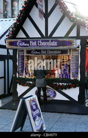 Variations de cadburys chocolat vendu au marché de Noël de la Nottingham England uk Banque D'Images