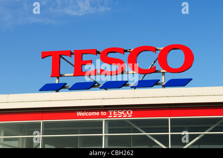 Supermarché Tesco Signe, Cambridge, England, UK Banque D'Images