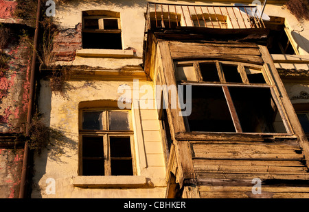 Vieille maison sur Tomtom Kaptan Sokagi, Beyoglu, Istanbul, Turquie Banque D'Images