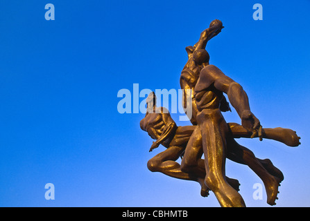 Soccer statue devant le stade de football de Jalisco de Guadalajara, Jalisco, Mexique Banque D'Images