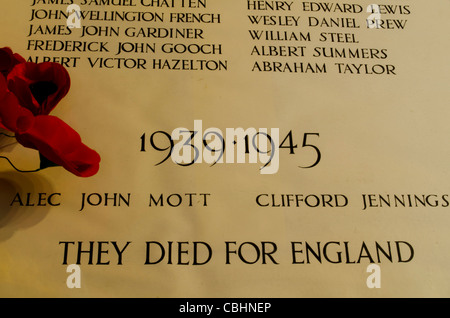 Noms sur un monument commémoratif de guerre Banque D'Images