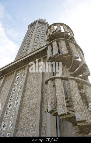 L'Église St-Joseph par Auguste Perret au Havre, site du patrimoine mondial de l'UNESCO sur l'estuaire de la Seine de Normandie, France Banque D'Images