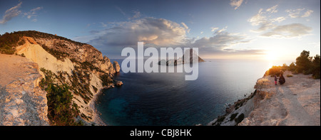 Vue d'Ibiza à Es Vedra et es Vedranell, Îles Baléares, Espagne Banque D'Images