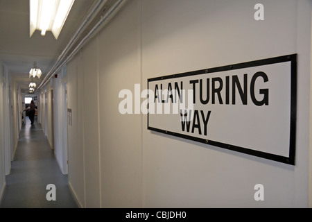 Signe pour 'Alan Turing Way' dans l'hut 8 à Bletchley Park, Bletchley. Le Buckinghamshire, Royaume-Uni. Banque D'Images