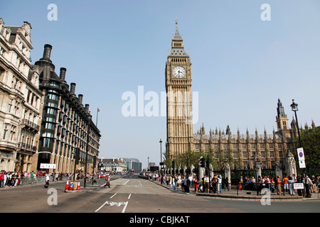 Big Ben et les chambres du Parlement à la place du Parlement, Londres, Angleterre Banque D'Images
