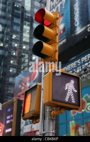 Feu de circulation piétonne, Times Square, Manhattan, New York City, New York, USA Banque D'Images