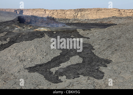 30 janvier 2011 - flux de lave basaltique, Erta Ale pit crater volcan, dépression Danakil, l'Éthiopie. Banque D'Images