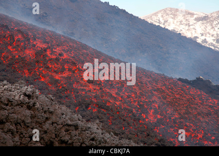 Novembre 2006 - Au cours de la coulée de lave de l'éruption du volcan Etna, en Sicile, Italie. Banque D'Images