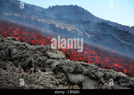 Novembre 2006 - Au cours de la coulée de lave de l'éruption du volcan Etna, en Sicile, Italie. Banque D'Images