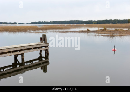 Pont dans le Lac Vänern en Suède Banque D'Images