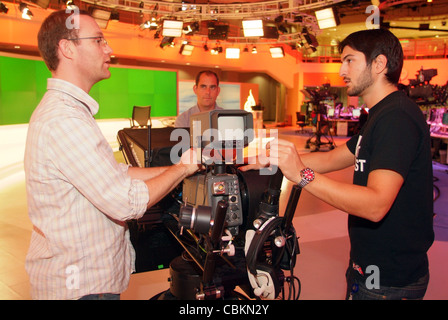 La scène de la salle des studios d'Al Jazeera English 24 heures TV Channel à Doha. Banque D'Images