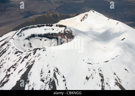 Novembre 2007 - Ngauruhoe couverte de neige, le Mont cône volcan Tongariro, en Nouvelle-Zélande. Banque D'Images