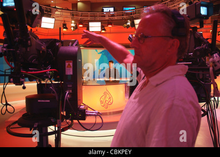 La scène de la salle des studios d'Al Jazeera English 24 heures TV Channel à Doha. Banque D'Images