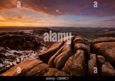 Curbar hiver sur Edge, parc national de Peak District, Derbyshire, Angleterre, RU Banque D'Images