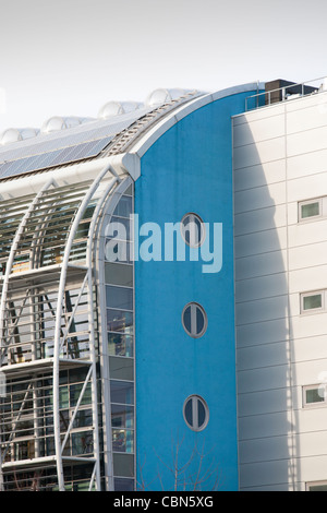 Le bâtiment Devonshire à l'Université de Newcastle, un bureau construit selon les plus hautes normes écologiques de la journée. Banque D'Images