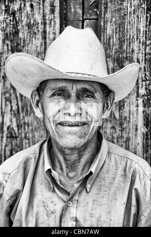 L'homme du Honduras local avec chapeau de cowboy en Honduras Copan Ruinas Banque D'Images