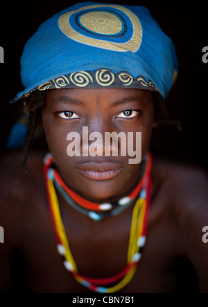 Mudimba Femme avec serre-tête appelé Misses Ines, Angola Banque D'Images