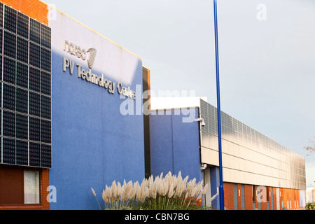 L'installation d'essai de l'énergie solaire à NAREC, une installation d'essai et de recherche pour l'énergie renouvelable en Blyth, Northumberland, Angleterre. Banque D'Images