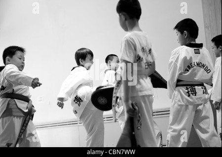 Formation Taekwondo Taekwondo BoTao classe à l'école dans le gymnase de Chaoyang, Beijing Banque D'Images