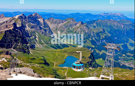 La rotation de la télécabine du mont Titls, Alpes Suisses, Suisse Banque D'Images