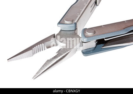 Photo de leatherman multitool déplié avec une pince isolé sur fond blanc Banque D'Images