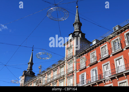 Détail d'une façade décorée et d'un balcon à la Palza Mayor, Madrid, Espagne. Banque D'Images