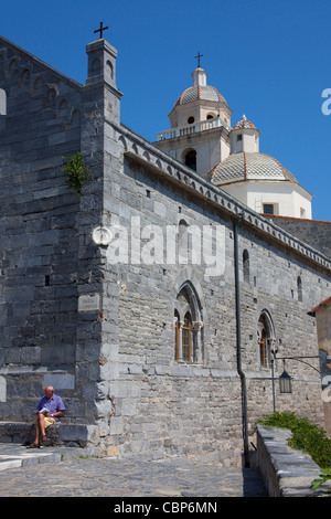 Église de San Lorenzo au village de pêcheurs de Porto Venere, province La Spezia, Liguria di Levante, Italie, Méditerranée, Europe Banque D'Images