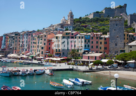 Bateaux de pêche au port de Porto Venere, province La Spezia, Liguria di Levante, Italie, Méditerranée, Europe Banque D'Images