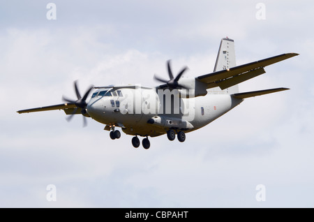 Alenia C-27J Spartan exploités par l'Armée de l'air italienne de l'approche à l'atterrissage à RAF Fairford, UK Banque D'Images
